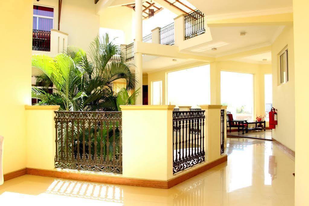 The Ocean Pearl Hotel Negombo Exterior photo